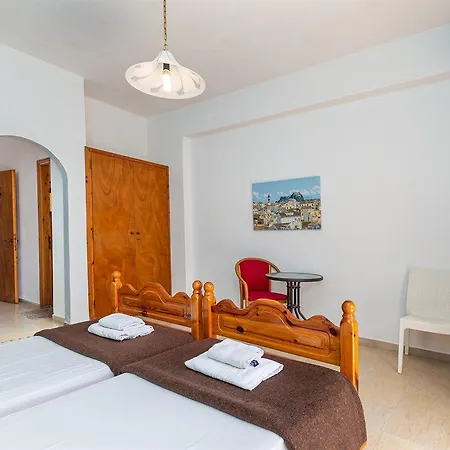 Alexandros Hotel 2*