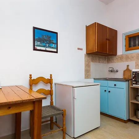 Alexandros Hotel